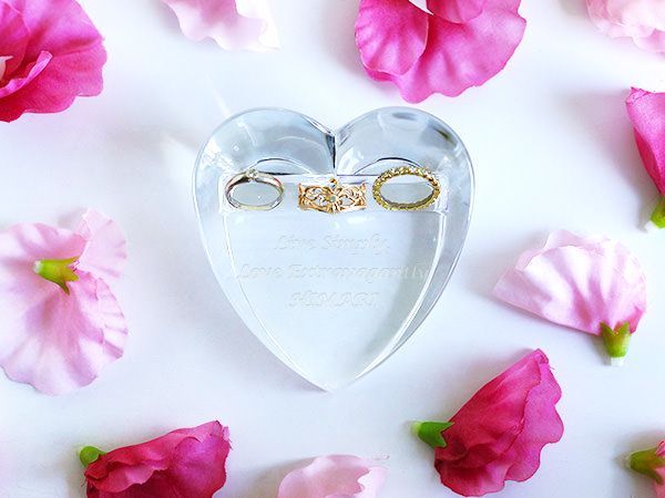 クリスタルの様に輝く♡ガラスでできたハート型リングピローが可愛すぎ＊にて紹介している画像