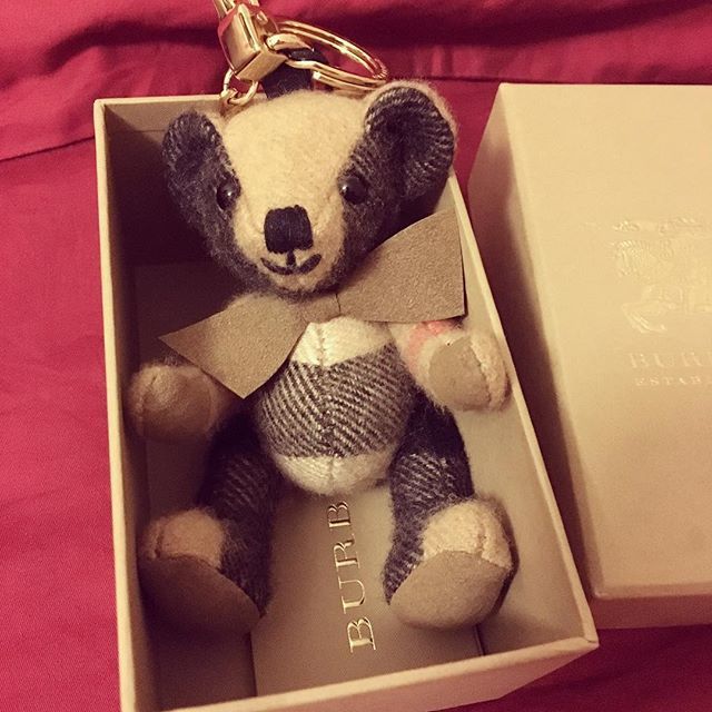 バーバリーのテディベア！トーマスベアが可愛すぎ marry[マリー]