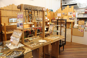 A Place Where You Can Create Handmade Wedding Rings Together: Do You Know About 'Karakoro Workshop'?にて紹介している画像