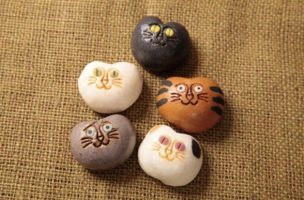 A Little Bit Adorable: Falling Gradually in Love with the Healing Cat Faces of "Neko-ko Manju"♡にて紹介している画像