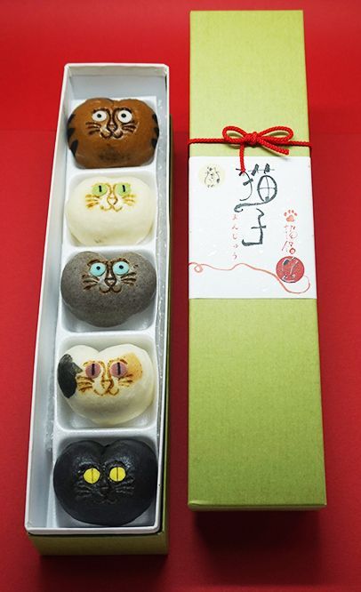 A Little Bit Adorable: Falling Gradually in Love with the Healing Cat Faces of "Neko-ko Manju"♡にて紹介している画像