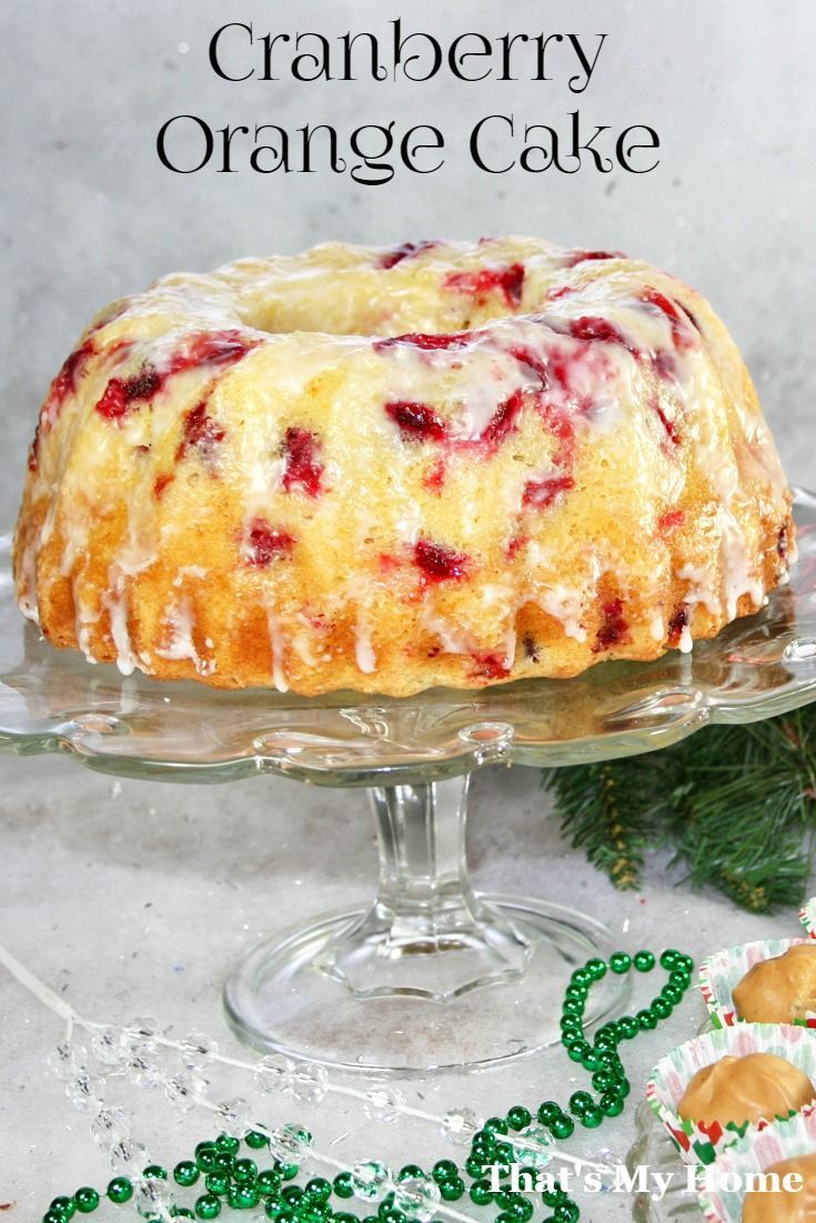 "Christmas Season Delights: Hosting with Cranberry Cakes"にて紹介している画像