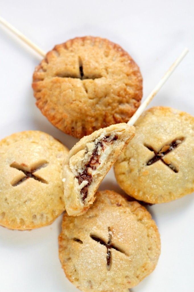 Crispy and Creamy Delight: How to Make the Popular 'Pie Pops' from Abroad ♡にて紹介している画像