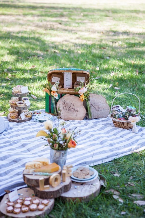 Let's Have Fun Together! Casual and Charming Picnic Weddings ♡にて紹介している画像