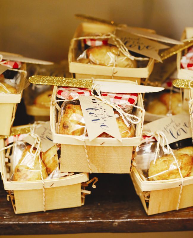 Let's Have Fun Together! Casual and Charming Picnic Weddings ♡にて紹介している画像