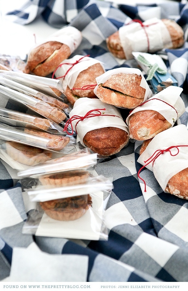 Let's Have Fun Together! Casual and Charming Picnic Weddings ♡にて紹介している画像