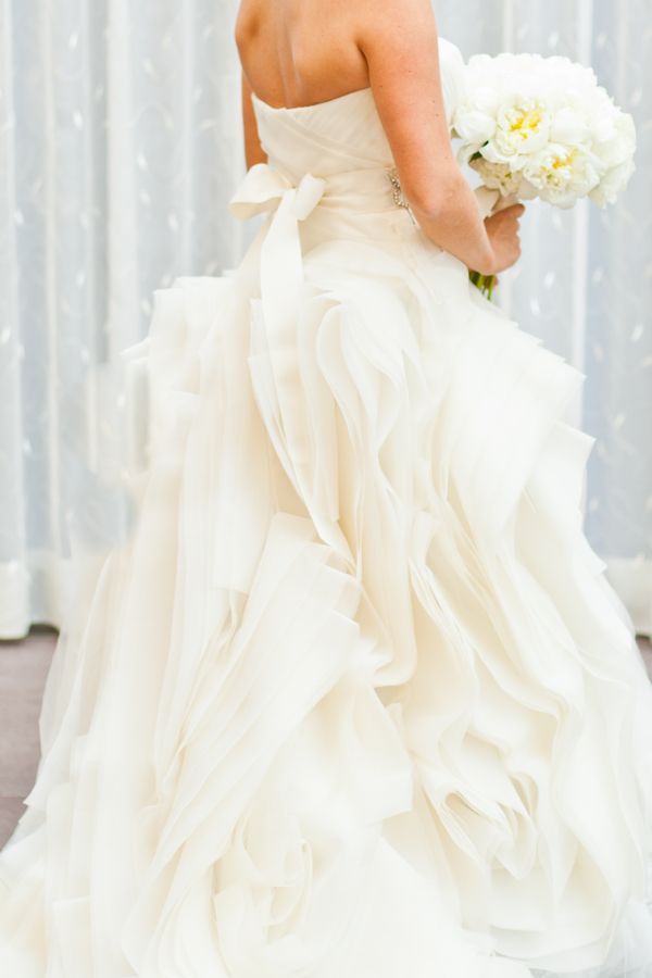 Global Sensation! Vera Wang's Wedding Dresses are Dreamily Romantic ♡にて紹介している画像