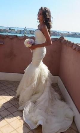 Global Sensation! Vera Wang's Wedding Dresses are Dreamily Romantic ♡にて紹介している画像