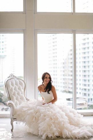 Global Sensation! Vera Wang's Wedding Dresses are Dreamily Romantic ♡にて紹介している画像
