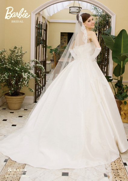 "Must-Try on! 5 Popular Wedding Dress Brands for Your Special Request ♡"にて紹介している画像