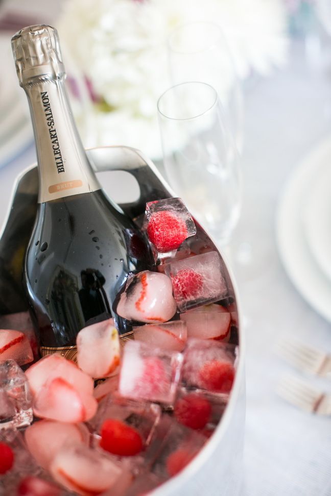 Essential Items for a Gorgeous Table: Stylish Wine Cooler Ideas ♡にて紹介している画像