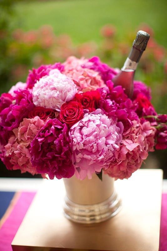 Essential Items for a Gorgeous Table: Stylish Wine Cooler Ideas ♡にて紹介している画像