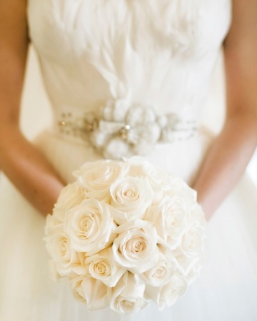 Tips for Matching Your Bouquet to Your Dress: A Collection of the Best Coordinations! ♡にて紹介している画像