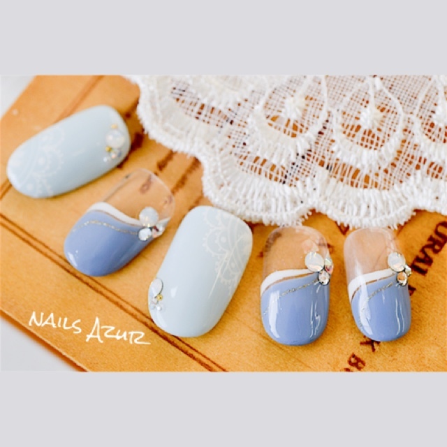 "Enchanting Spells for Eternal Happiness: Something Blue Bridal Nail Catalog"にて紹介している画像
