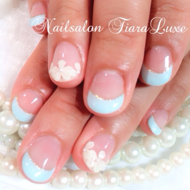 "Enchanting Spells for Eternal Happiness: Something Blue Bridal Nail Catalog"にて紹介している画像
