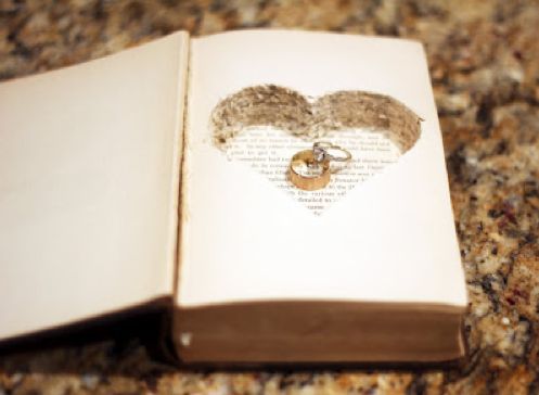 Chic and Easy: Wedding Ideas Using 'Foreign Books' ♡にて紹介している画像