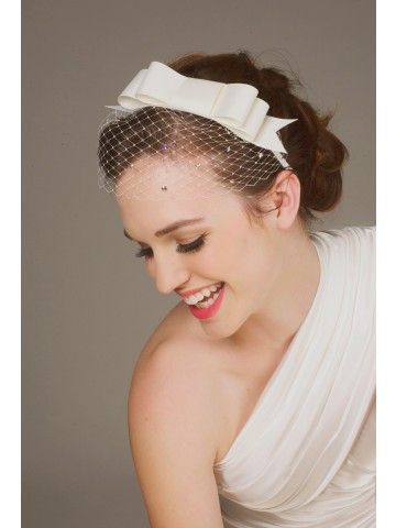 だって私たちは日本人♩暗髪に似合う、清楚可愛い【ショートベールデザイン】５選＊にて紹介している画像