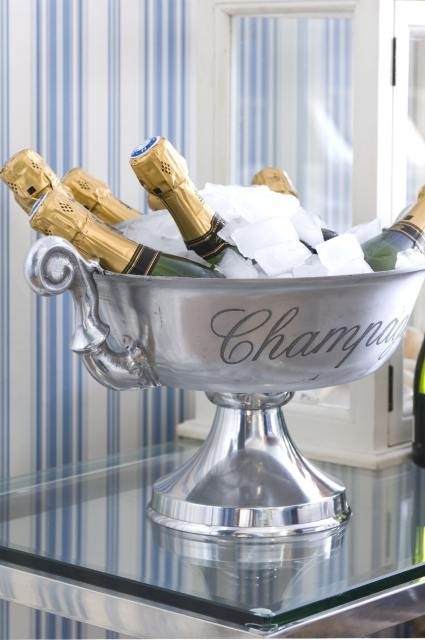 Essential Items for a Gorgeous Table: Stylish Wine Cooler Ideas ♡にて紹介している画像