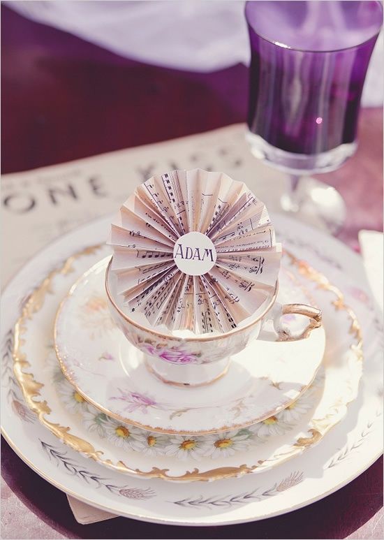 〔DIY〕先輩花嫁さんに学ぶ！インスタで見つけた可愛すぎる手作り席札アイデア10選♡にて紹介している画像