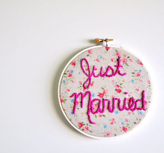 "Round and Adorable: Did You Know 'Embroidered Frames' Play a Vital Role in Weddings?"にて紹介している画像