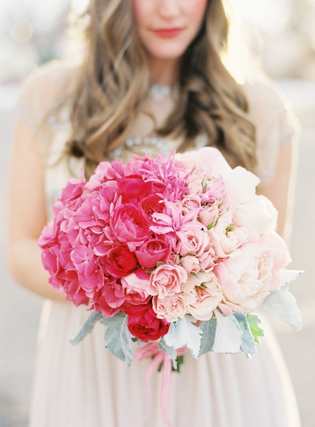 Falling in Love with Gradients: A Collection of Wedding Ideas Inspired by Ombré ♡にて紹介している画像