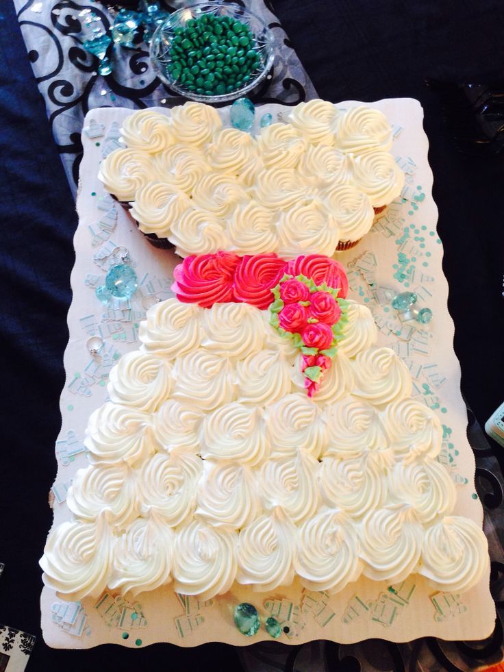 The Ultimate Surprise! A Gorgeous Dress-Inspired Cake♡にて紹介している画像