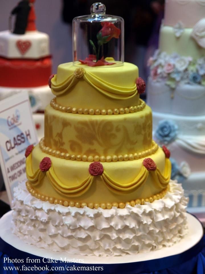 The Ultimate Surprise! A Gorgeous Dress-Inspired Cake♡にて紹介している画像
