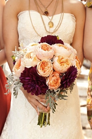 大きなお花がチャームポイント♡＜色別＞ダリアがメインのウェディングブーケデザイン特集♩にて紹介している画像