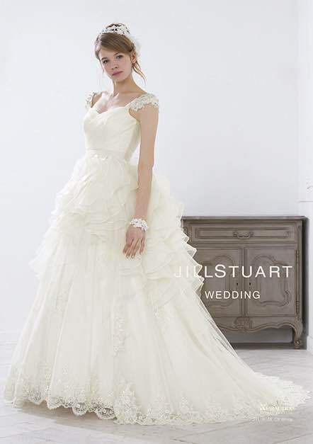 Vintage & Romantic ♡ A Collection of Beloved Girly Dresses from 'Jill Stuart Wedding'＊にて紹介している画像