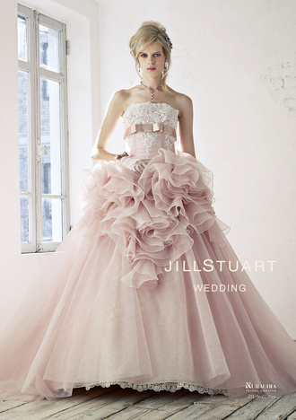Vintage & Romantic ♡ A Collection of Beloved Girly Dresses from 'Jill Stuart Wedding'＊にて紹介している画像