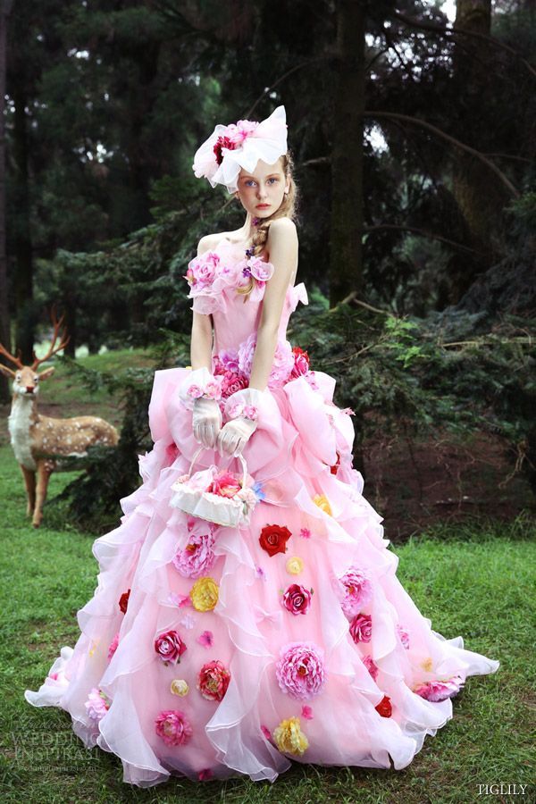 The Enchanting Princess: The Ultimate Cutest Colored Dresses "Tiguririi" Created by a Japanese Designer Couple ♡にて紹介している画像