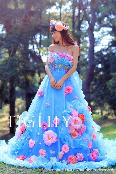 The Enchanting Princess: The Ultimate Cutest Colored Dresses "Tiguririi" Created by a Japanese Designer Couple ♡にて紹介している画像