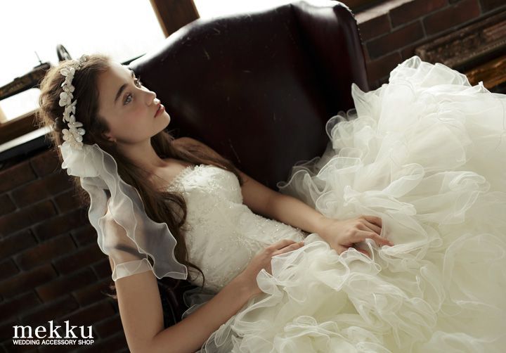 Elevate Your Bridal Look: Adorable Wedding Items from 'mekku' to Express Your Unique Style! ♡にて紹介している画像