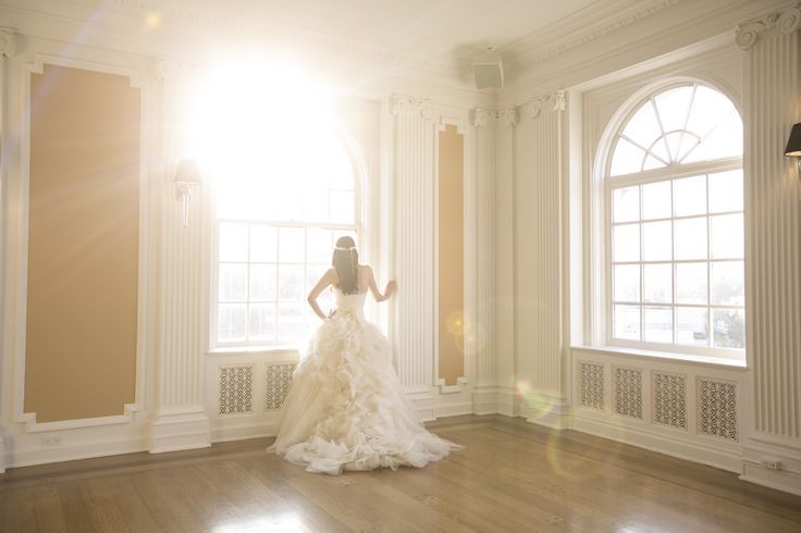 華やか、ご指名NO.1♡ヴェラ・ウォンのふわふわお花畑ドレス『ヘイリー』が可愛すぎ＊*にて紹介している画像