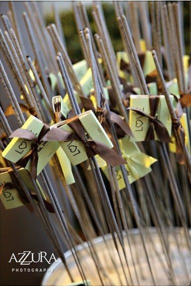 A Shower of Blessings: The Perfect Fireworks Display for Night Weddings, Popular Overseas!にて紹介している画像