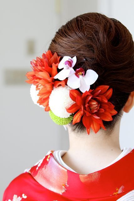 A Heartwarming Fusion of Japanese and Western Styles: The Delicate and Beautiful Tsukumi Zaiku Accessories from 'Hanairo' ♡にて紹介している画像