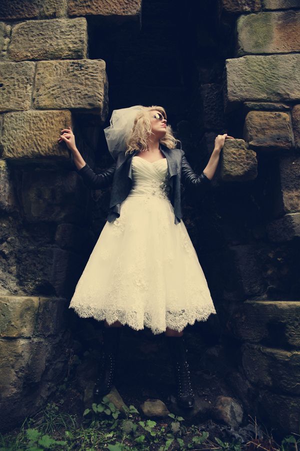 Trending Style: 5 Wedding Dress After-Party Looks with One Item Added ♡にて紹介している画像