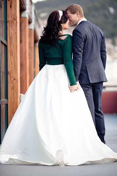 Trending Style: 5 Wedding Dress After-Party Looks with One Item Added ♡にて紹介している画像