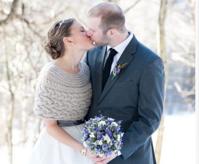 Trending Style: 5 Wedding Dress After-Party Looks with One Item Added ♡にて紹介している画像