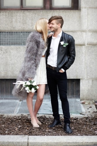 Trending Style: 5 Wedding Dress After-Party Looks with One Item Added ♡にて紹介している画像