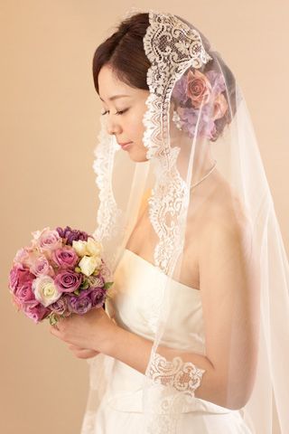 "Magical Veils: Discover the Perfect Veil for Your Face Shape and Become the Cutest Bride in the World ♡"にて紹介している画像