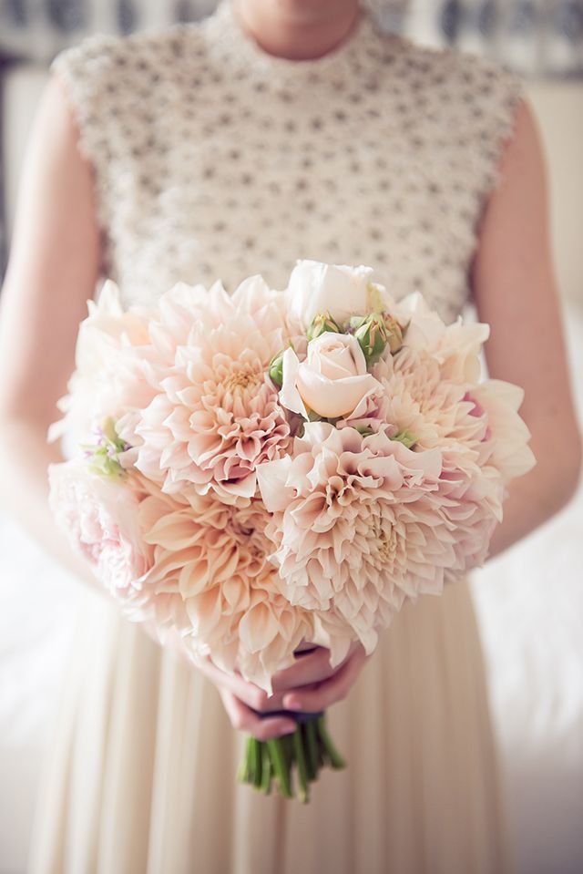 Perfect Bouquets for Your Wedding: A Curated Collection by Silhouette ✳︎にて紹介している画像
