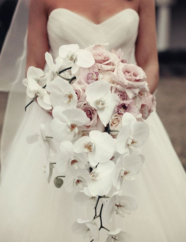 Perfect Bouquets for Your Wedding: A Curated Collection by Silhouette ✳︎にて紹介している画像