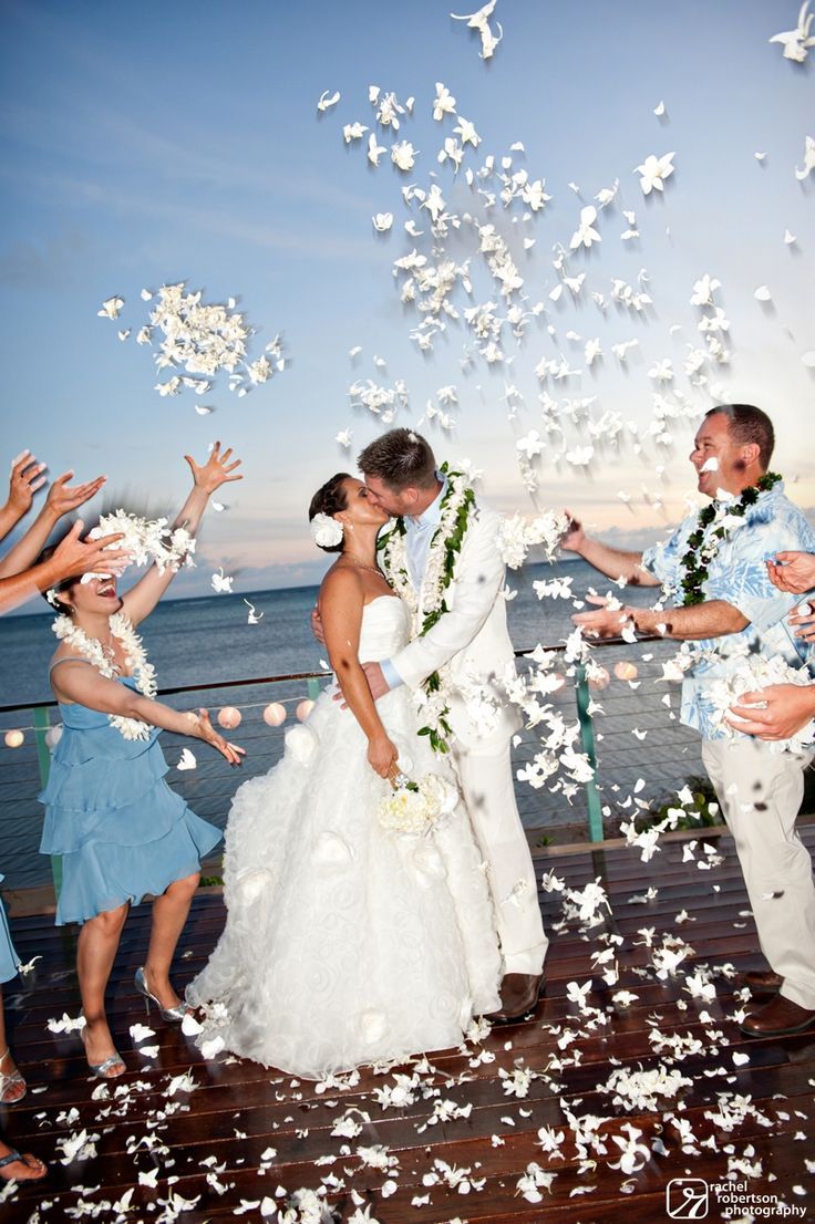 Perfect Bouquets for Your Wedding: A Curated Collection by Silhouette ✳︎にて紹介している画像