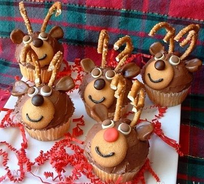 Santa's Little Helper! Let's Make Cute and Easy Reindeer Cupcakes ♡にて紹介している画像