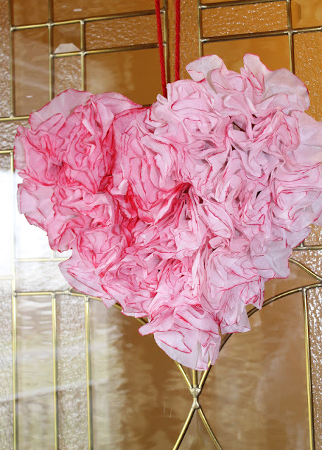 【Easy DIY】A Collection of Venue Decoration Items Made with Coffee Filters*にて紹介している画像