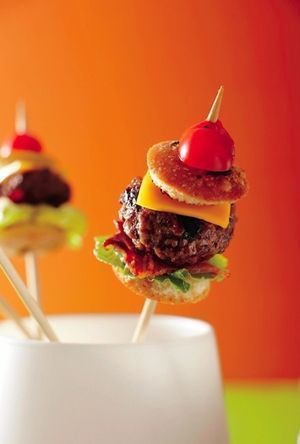 Everyone's Favorite ♡ A Collection of Burger Ideas that Will Make Guests Happy! ♡にて紹介している画像