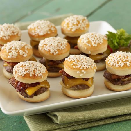 Everyone's Favorite ♡ A Collection of Burger Ideas that Will Make Guests Happy! ♡にて紹介している画像