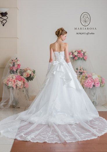 Charming Romantic Sweet Style: A Catalog of Cute Wedding Dresses and Coordination by "Maria Rosa" ♡にて紹介している画像
