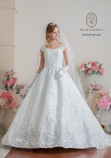 Charming Romantic Sweet Style: A Catalog of Cute Wedding Dresses and Coordination by "Maria Rosa" ♡にて紹介している画像